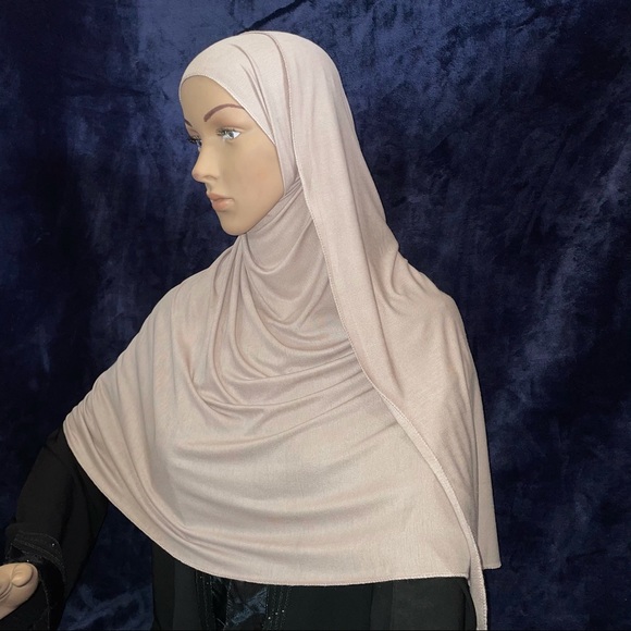 - Hijab - Made In Dubai UAE - Picture 2 of 8